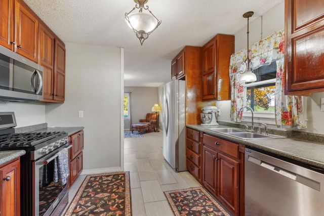 13992 Farm Road 2185, Cassville, MO 65625