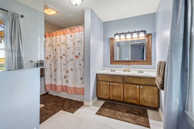 13992 Farm Road 2185, Cassville, MO 65625