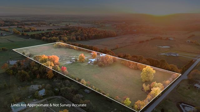 13992 Farm Road 2185, Cassville, MO 65625