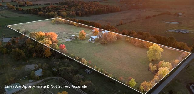 13992 Farm Road 2185, Cassville, MO 65625