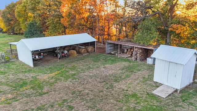 13992 Farm Road 2185, Cassville, MO 65625