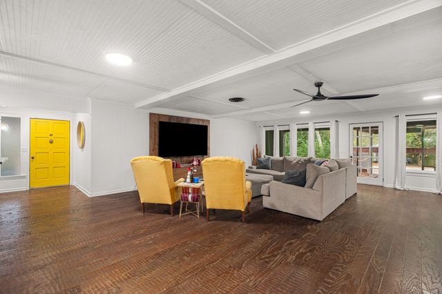 1212 Meadowood Rd., Columbia, MS 39429