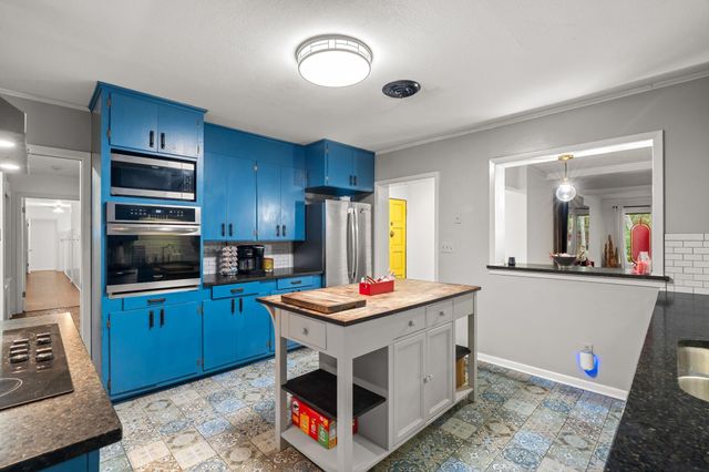 1212 Meadowood Rd., Columbia, MS 39429