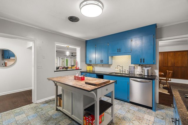 1212 Meadowood Rd., Columbia, MS 39429