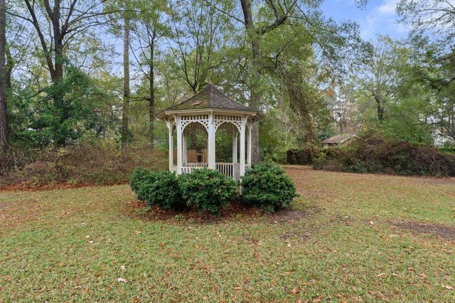 1212 Meadowood Rd., Columbia, MS 39429