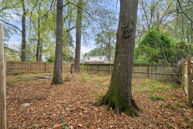 1212 Meadowood Rd., Columbia, MS 39429