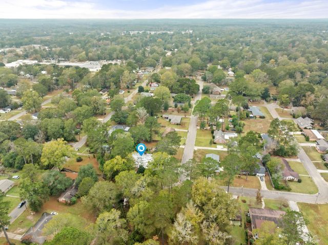 1212 Meadowood Rd., Columbia, MS 39429