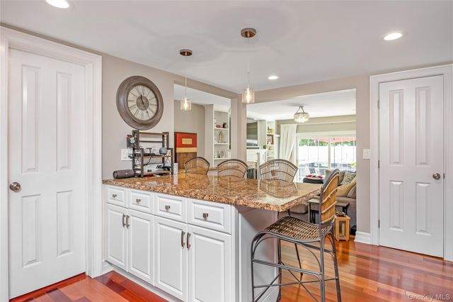 427 Vanderbilt Boulevard, Oakdale, NY 11769