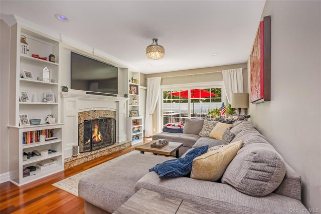 427 Vanderbilt Boulevard, Oakdale, NY 11769