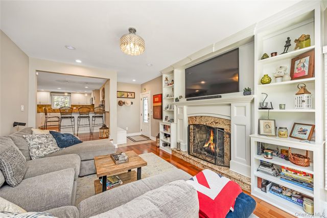 427 Vanderbilt Boulevard, Oakdale, NY 11769