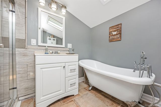 427 Vanderbilt Boulevard, Oakdale, NY 11769