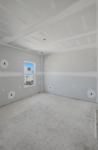 5201 WHISPER DR, Columbia, MO 65203