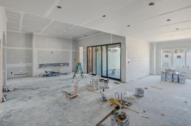 5201 WHISPER DR, Columbia, MO 65203