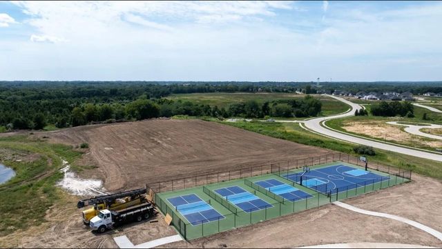 5201 WHISPER DR, Columbia, MO 65203