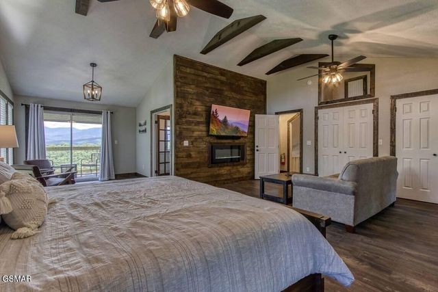 1120 Tanrac Trail, Gatlinburg, TN 37738