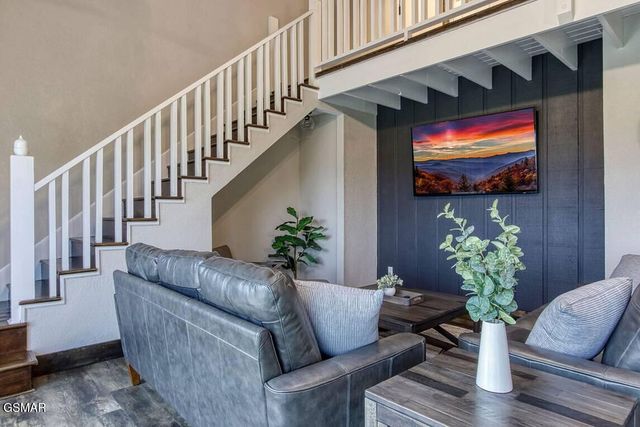 1120 Tanrac Trail, Gatlinburg, TN 37738