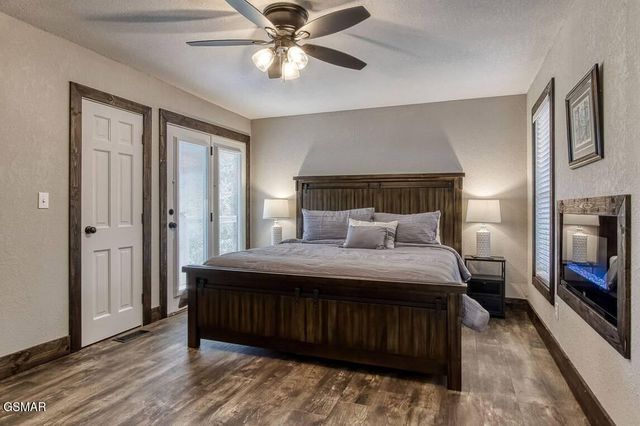 1120 Tanrac Trail, Gatlinburg, TN 37738