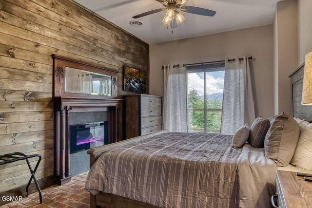 1120 Tanrac Trail, Gatlinburg, TN 37738