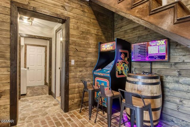 1120 Tanrac Trail, Gatlinburg, TN 37738