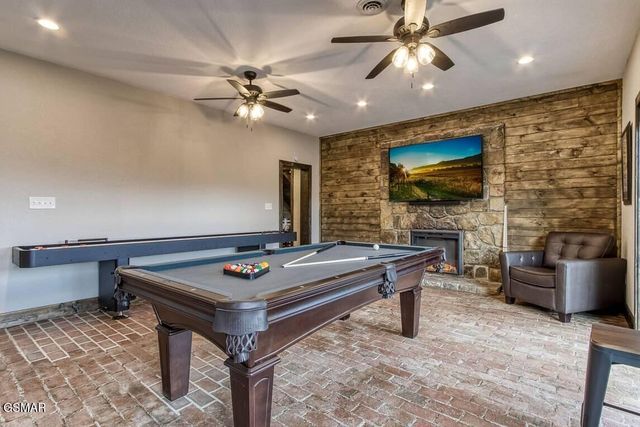 1120 Tanrac Trail, Gatlinburg, TN 37738