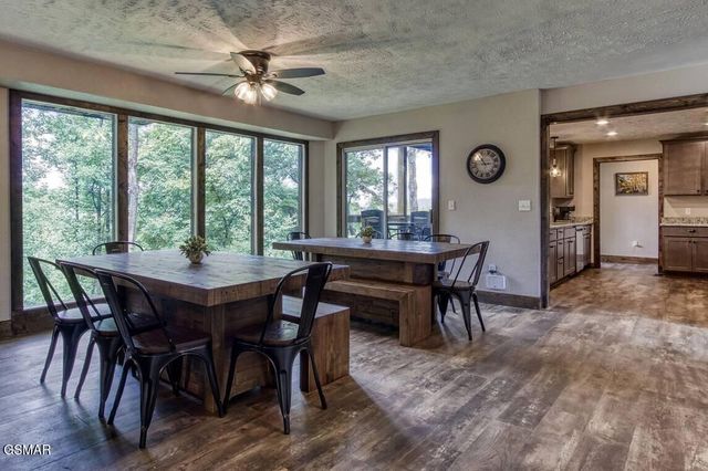 1120 Tanrac Trail, Gatlinburg, TN 37738