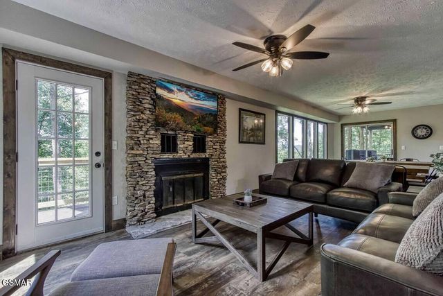 1120 Tanrac Trail, Gatlinburg, TN 37738