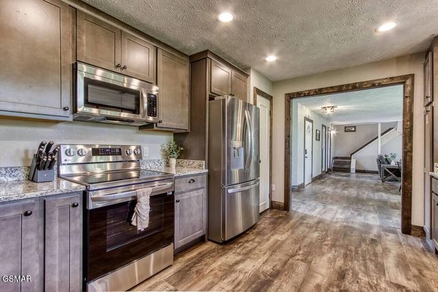 1120 Tanrac Trail, Gatlinburg, TN 37738