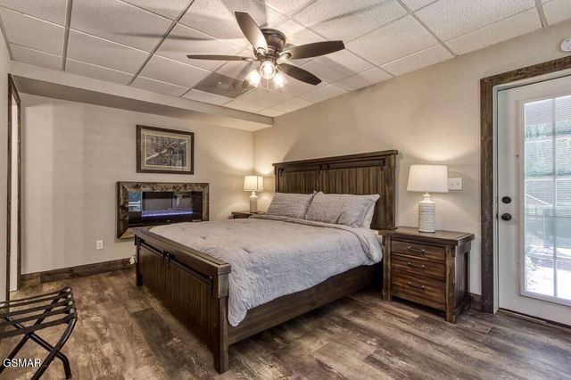 1120 Tanrac Trail, Gatlinburg, TN 37738