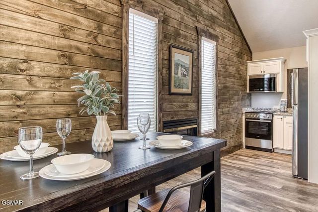 1120 Tanrac Trail, Gatlinburg, TN 37738