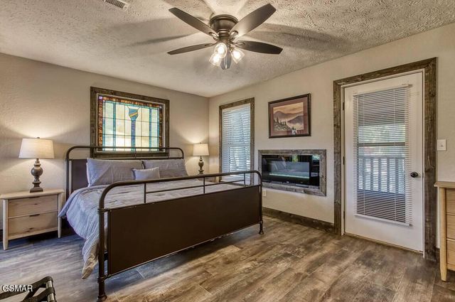 1120 Tanrac Trail, Gatlinburg, TN 37738