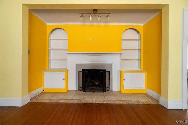 17 Pleasant Street, Utica, NY 13501