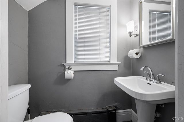 17 Pleasant Street, Utica, NY 13501