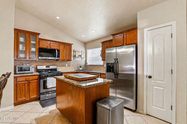 4621 LOLO CALDERA Way, El Paso, TX 79938