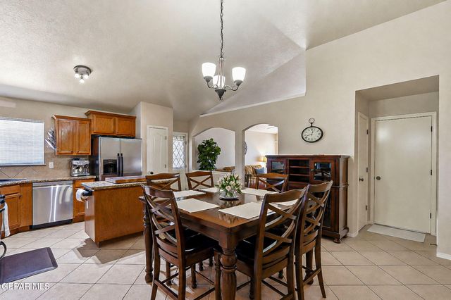 4621 LOLO CALDERA Way, El Paso, TX 79938