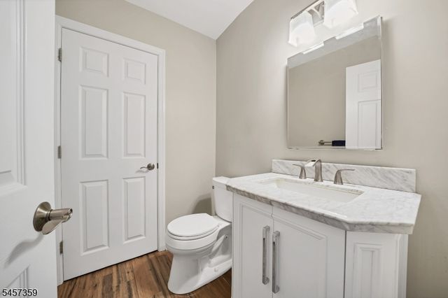 59 Dreahook Rd, Branchburg Twp., NJ 08876