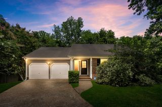 4948 Yorkshire Rd, Nashville, TN 37211