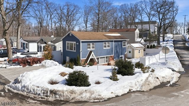 25 Bucknell Way, Hopatcong Boro, NJ 07843