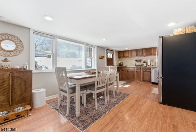 25 Bucknell Way, Hopatcong Boro, NJ 07843