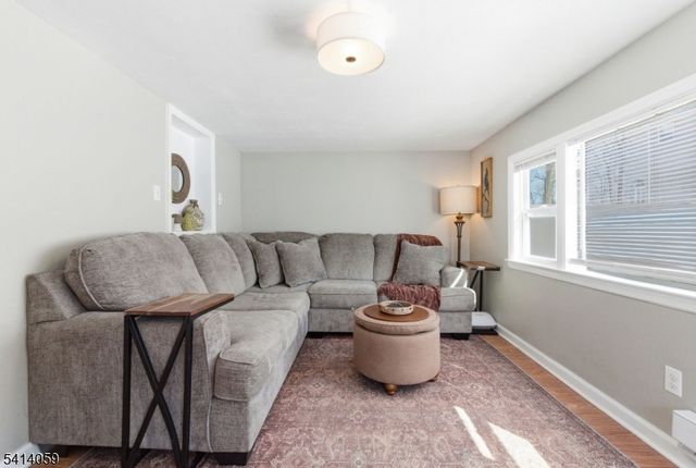 25 Bucknell Way, Hopatcong Boro, NJ 07843