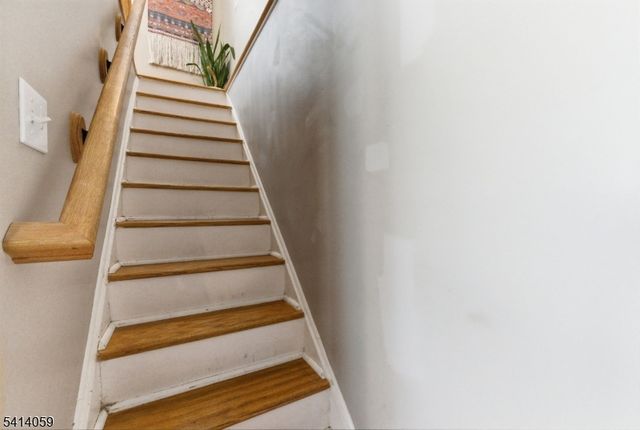 25 Bucknell Way, Hopatcong Boro, NJ 07843