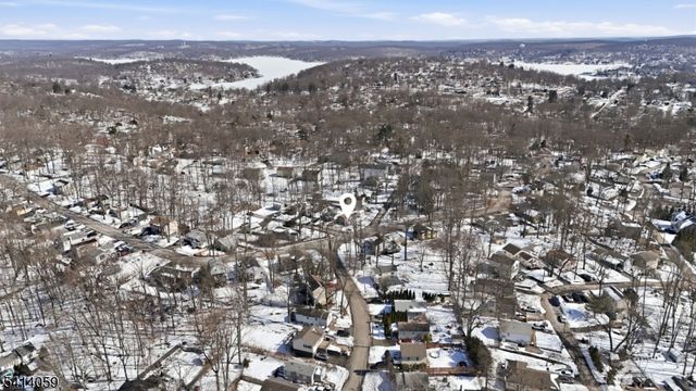 25 Bucknell Way, Hopatcong Boro, NJ 07843