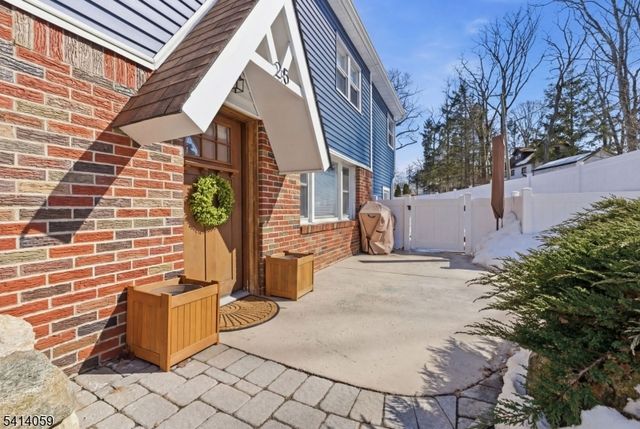 25 Bucknell Way, Hopatcong Boro, NJ 07843