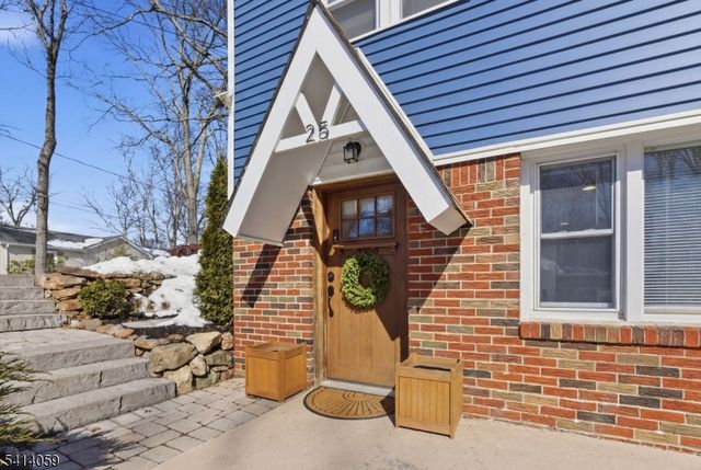 25 Bucknell Way, Hopatcong Boro, NJ 07843