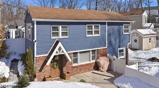 25 Bucknell Way, Hopatcong Boro, NJ 07843