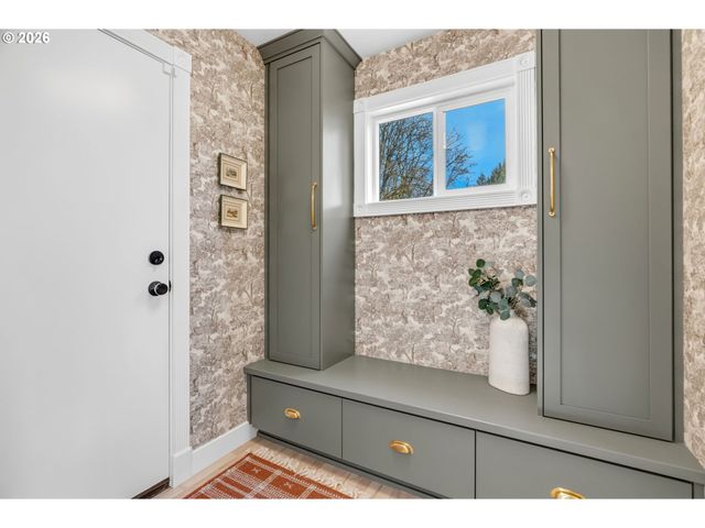 10455 Sw RIDGEVIEW Ln, Portland, OR 97219