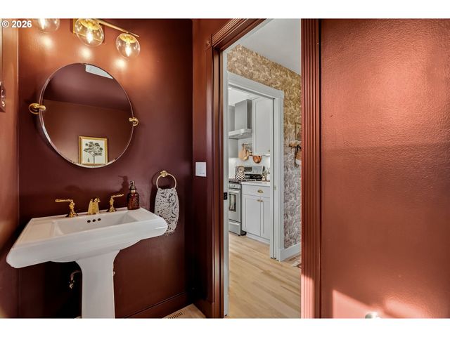 10455 Sw RIDGEVIEW Ln, Portland, OR 97219