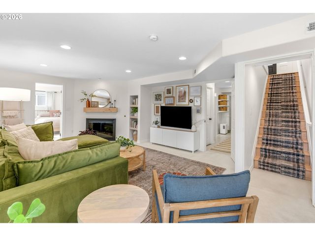 10455 Sw RIDGEVIEW Ln, Portland, OR 97219