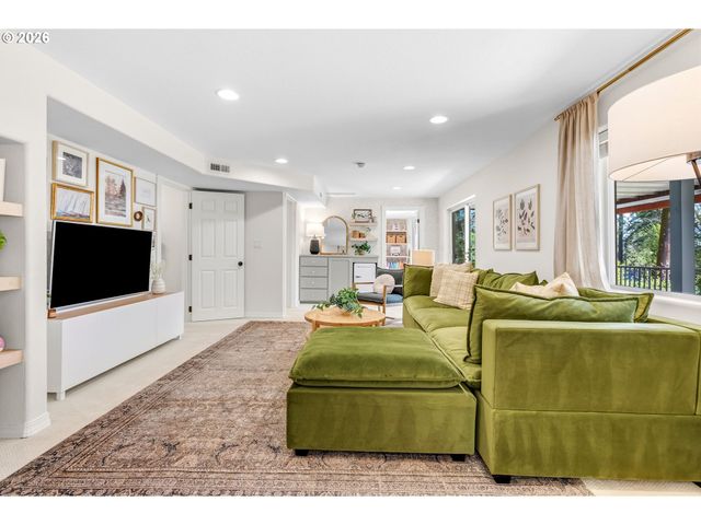 10455 Sw RIDGEVIEW Ln, Portland, OR 97219