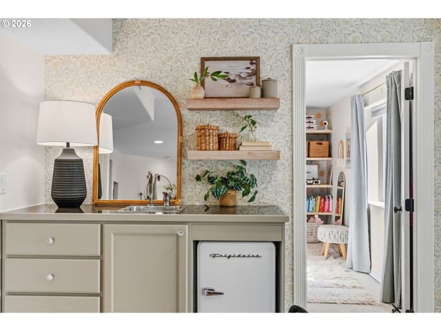 10455 Sw RIDGEVIEW Ln, Portland, OR 97219