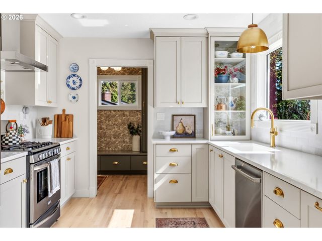 10455 Sw RIDGEVIEW Ln, Portland, OR 97219